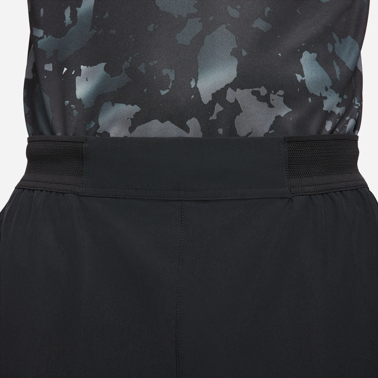 Nike Men's Dri-FIT Advantage 7-Inch Shorts (Black/White) 10 Nike Men's Dri-FIT Advantage 7-Inch Shorts (Black/White) - Image 8